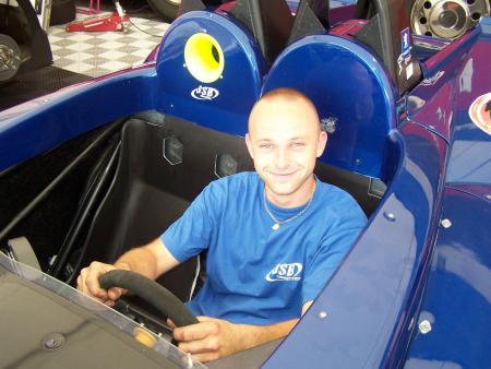 JOJO au volant du Spider